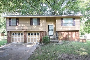 3635 W Big Bend Dr in Memphis, TN - Building Photo
