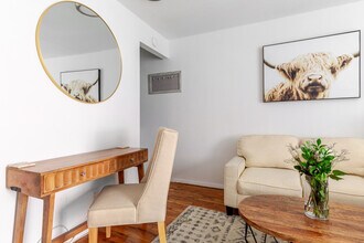328 W 11th St in New York, NY - Building Photo - Building Photo