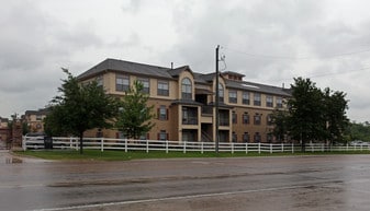 Uvalde Ranch Apartments in Houston, TX - Building Photo