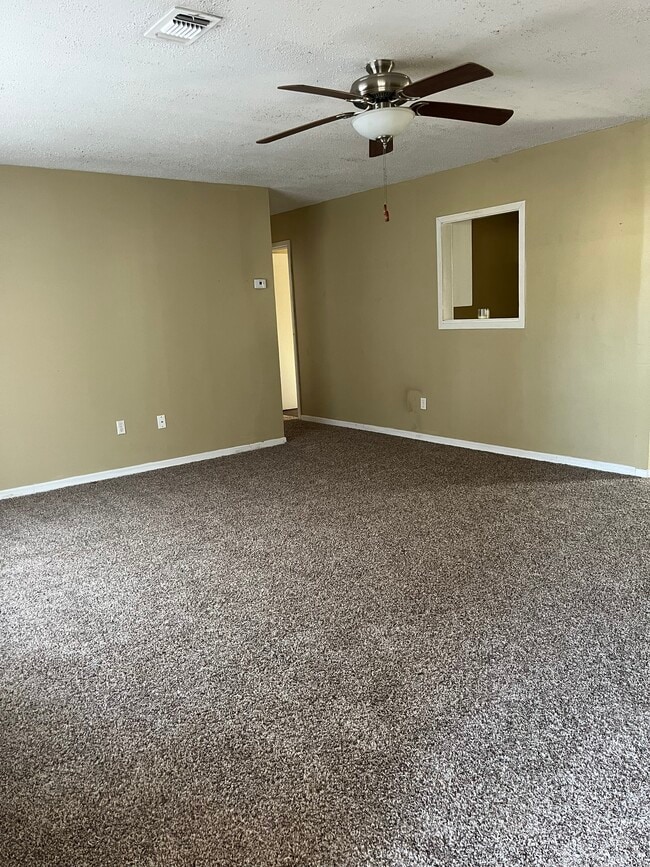 1504 E Lantrip St in Kilgore, TX - Building Photo - Building Photo