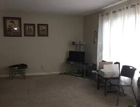 391 Pleasant Oak Ct SW in Marietta, GA - Building Photo - Building Photo