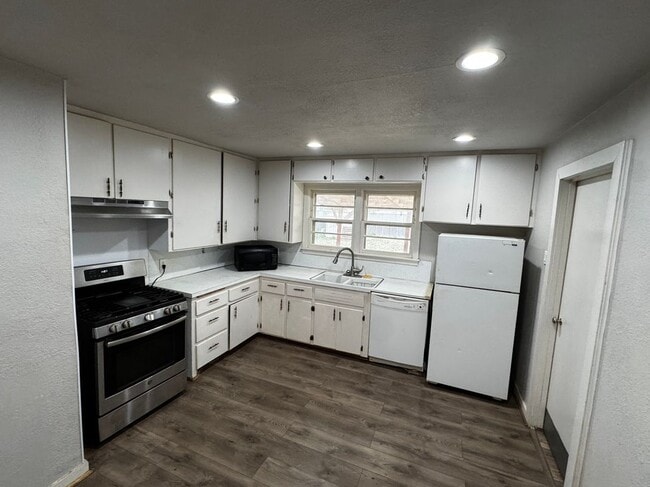 2025 64th St in Lubbock, TX - Building Photo - Building Photo