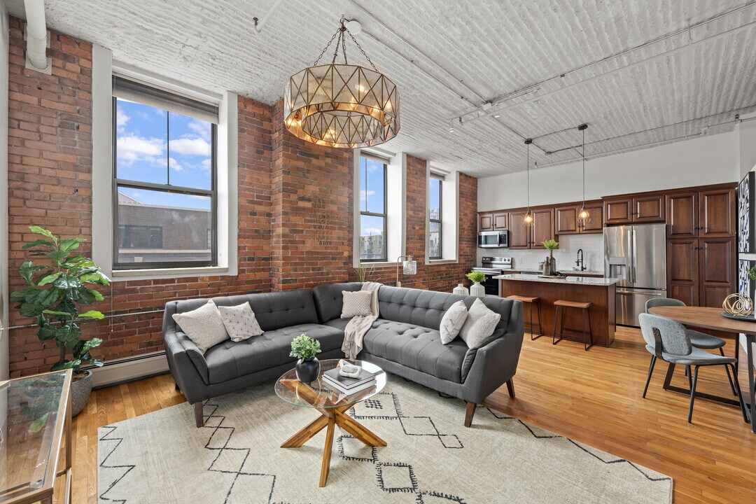 2261 Blake St in Denver, CO - Building Photo