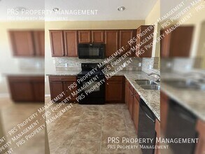 1041 E Silverwood Dr in Phoenix, AZ - Building Photo - Building Photo