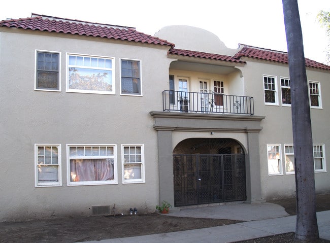 2014 Chestnut Ave in Long Beach, CA - Building Photo - Building Photo