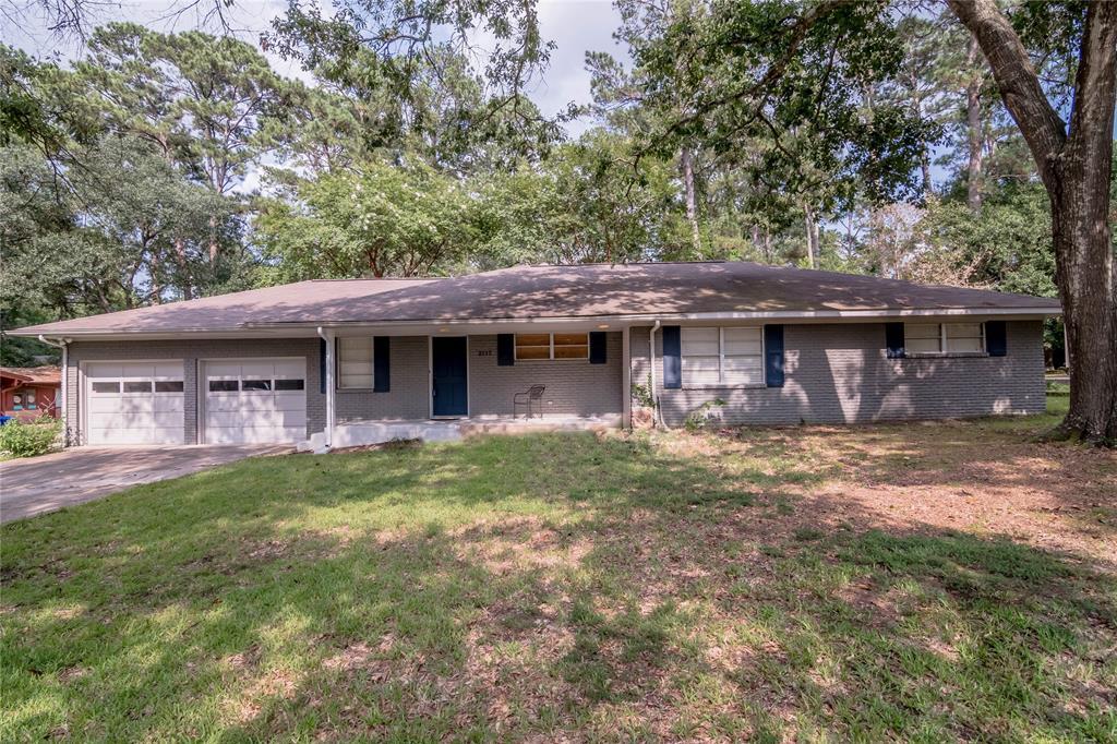 2117 Ave Q in Huntsville, TX - Building Photo