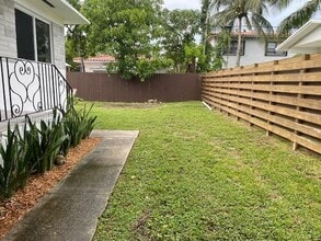 445 NE 70th St in Miami, FL - Building Photo - Building Photo