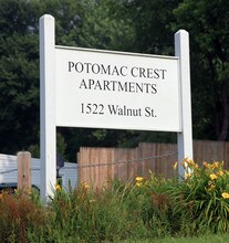 Potomac Crest Apartments in Woodbridge, VA - Building Photo - Building Photo