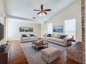 3210 Flameleaf St in Garland, TX - Building Photo - Building Photo