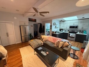 566 Ruby Crescent in Nanaimo, BC - Building Photo - Building Photo