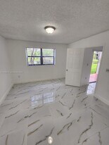 9845 Nob Hill Ct in Sunrise, FL - Building Photo