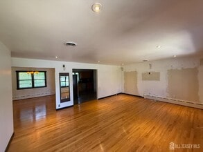 849 New Dover Rd in Edison, NJ - Building Photo - Building Photo