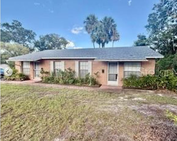 property at 221 N Adelle Ave