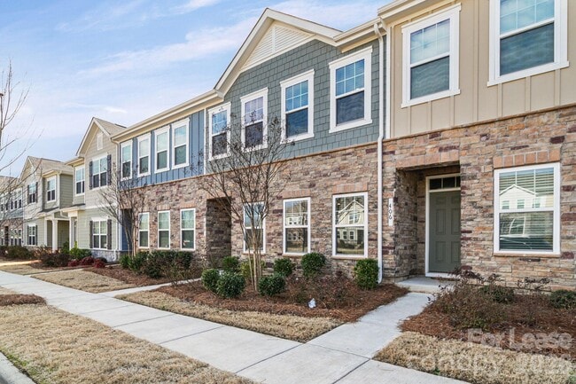 410 Kenwood Vw in Indian Trail, NC - Building Photo - Building Photo