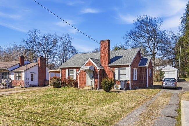 property at 3227 Avondale Ave