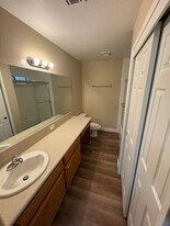 3001 Kennewick Ln in Bakersfield, CA - Building Photo