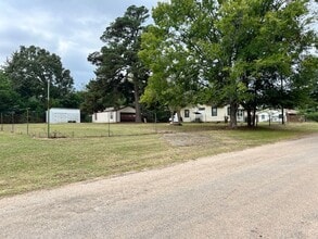 301 W Main St in Ore City, TX - Building Photo - Building Photo