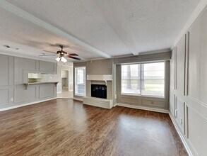 7726-7712 12 Fairway Ln in Humble, TX - Building Photo - Building Photo