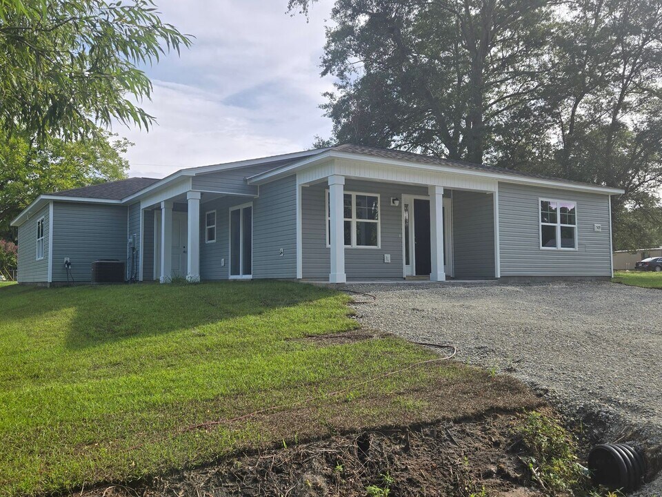 509 Scallop Shells Ln in Sneads Ferry, NC - Building Photo