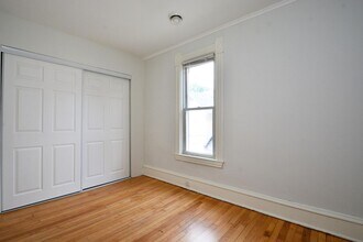 920 22nd Ave NE in Minneapolis, MN - Building Photo - Building Photo