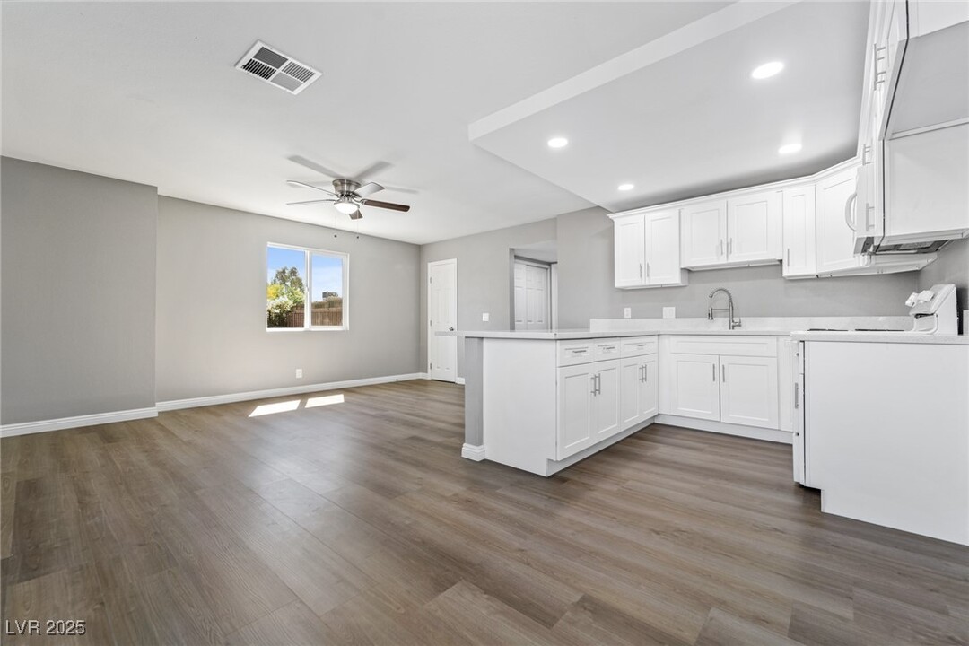 308 Eastminister Ct in Henderson, NV - Building Photo