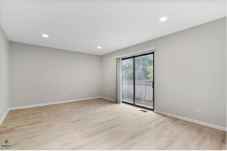 1017 Sussex Dr in Northbrook, IL - Building Photo - Building Photo