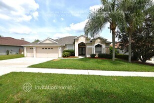 4639 River Overlook Dr in Valrico, FL - Building Photo