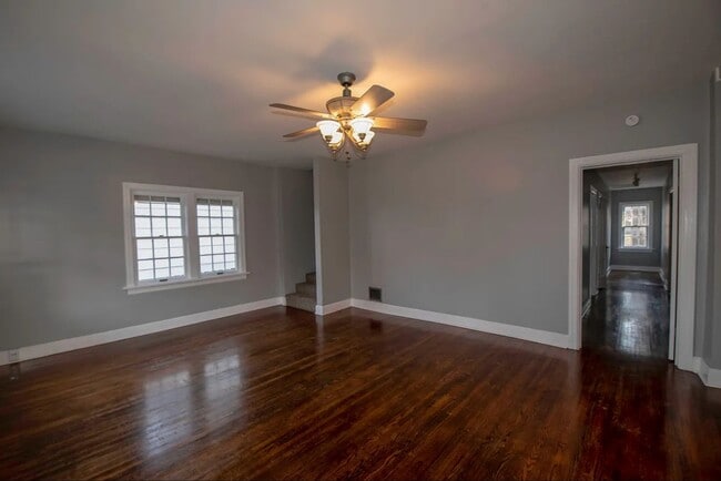 property at 1714 E Walnut St
