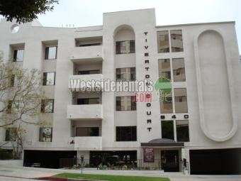 940 Tiverton Ave in Los Angeles, CA - Foto de edificio