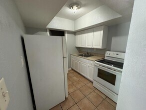 1430 N Stacy St in West Palm Beach, FL - Building Photo - Building Photo