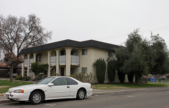 303 Starr Ave in Turlock, CA - Building Photo - Building Photo