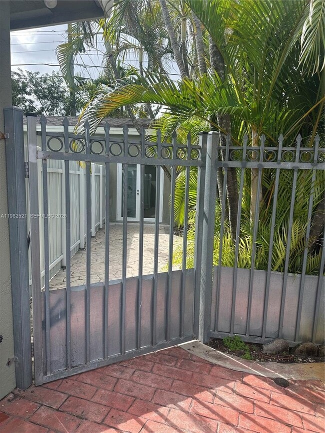 11440 SW 47th St in Miami, FL - Building Photo - Building Photo