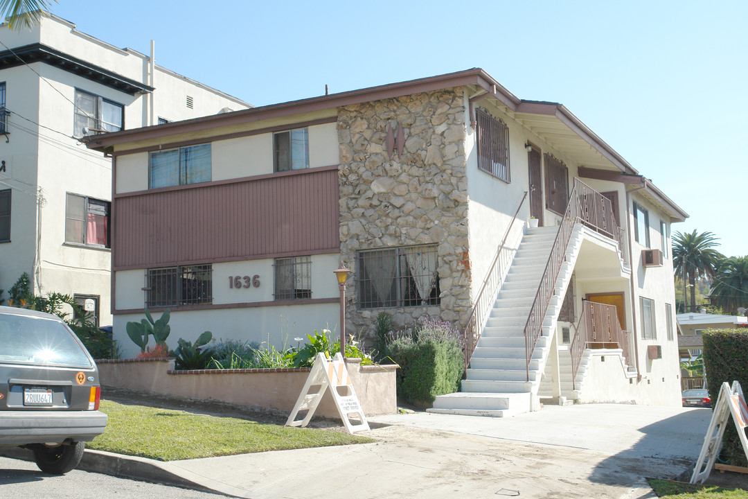 1636 Edgecliffe Dr in Los Angeles, CA - Building Photo