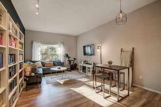 215 7th St NE in Minneapolis, MN - Building Photo - Building Photo