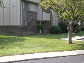 Villages on Madison Apartments in Anderson, IN - Building Photo - Building Photo