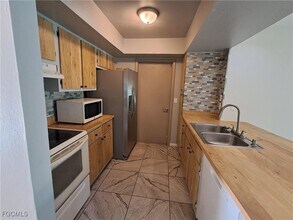 1238 SE 24th Ave in Cape Coral, FL - Building Photo - Building Photo