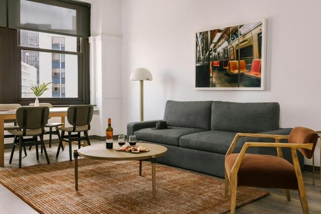 Hotel Houze - Month to Month Lease in Detroit, MI - Building Photo - Building Photo