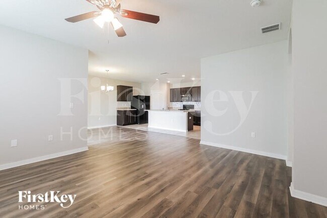 401 Panda Pl in Davenport, FL - Foto de edificio - Building Photo