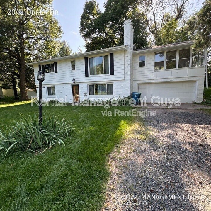2041 Orkla Dr in Minneapolis, MN - Building Photo