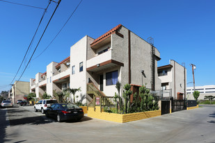 1030 Santa Ana Blvd Apartments