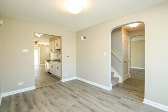 5815 N Canfield Ave in Chicago, IL - Building Photo - Building Photo