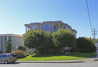 Geddington Square in White Rock, BC - Building Photo - Building Photo