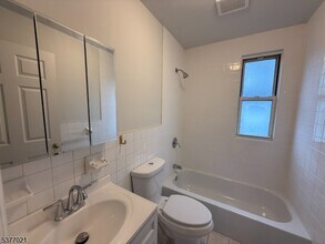 43 S Willow St in Montclair, NJ - Building Photo - Building Photo