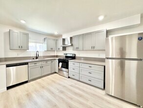 6127 3/4-6124 Monterey Rd in Los Angeles, CA - Building Photo - Building Photo