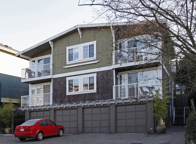 CONDOS in Seattle, WA - Building Photo - Building Photo