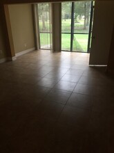 4112 Inverrary Dr in Lauderhill, FL - Building Photo - Building Photo