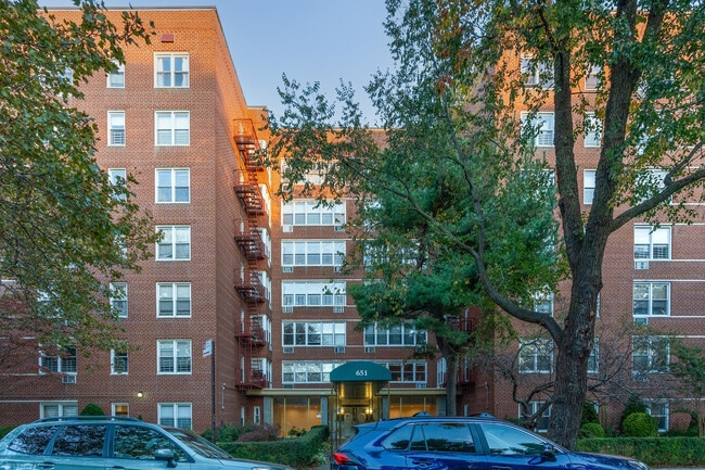 651 Vanderbilt St in Brooklyn, NY - Foto de edificio - Building Photo