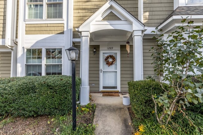 1289 Clifden Green