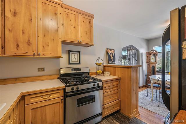 property at 1000 E 8th Ave