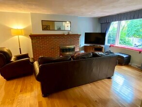 224 Park St in Stoneham, MA - Foto de edificio - Building Photo